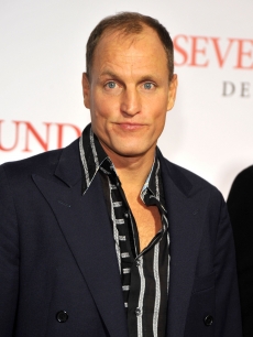 Woody Harrelson looks pleased to be at the ‘Seven Pounds’ premiere in LA