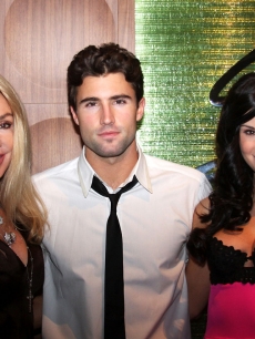 Brody Jenner celebrates New Year’s Eve with his mom Linda Thompson (left) and Playmate Jayde Nicole at The Palms Casino Resort
