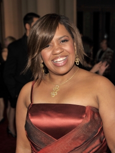 ‘Grey’s Anatomy’ star Chandra Wilson has a laugh on the People’s Choice Awards 2009 red carpet