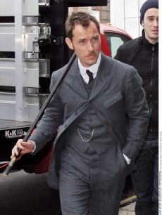 Jude Law films a scene as Dr. Watson for ‘Sherlock Holmes’ in New York