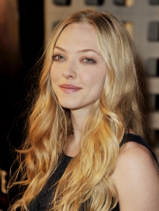Amanda Seyfried arrives at the ‘Big Love’ Season 3 premiere in LA