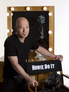 Howie Mandel on the set of ‘Howie Do It’