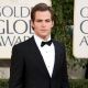 Chris Pine treks for a tux on the Globes red carpet