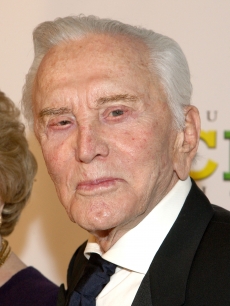 Kirk Douglas arrives at the 20th Annual Producers Guild Awards held at the Palladium on January 24, 2009 in Hollywood, California