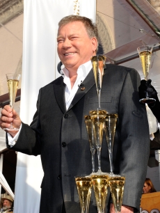 William Shatner kicks off the SAG Awards with a champagne toast