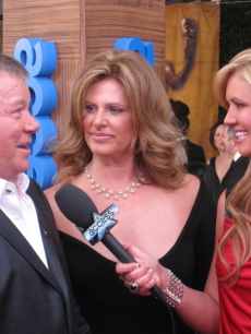 William Shatner charms Nancy on the SAG red carpet
