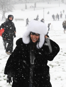 Lily Allen puts on a warm hat as she plays in London’s surprisingly large snow fall, Feb. 2, 2009