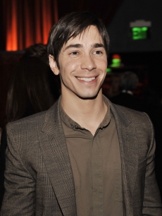 Justin Long arrives at the afterparty for the premiere of Warner Bros. ‘He’s Just Not That Into You’ at Social