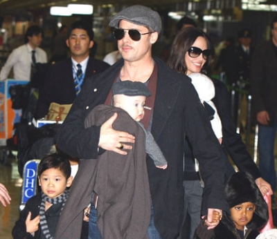 Pax, Brad, Knox, Angelina, Vivienne, Zahara and Shiloh Jolie-Pitt 