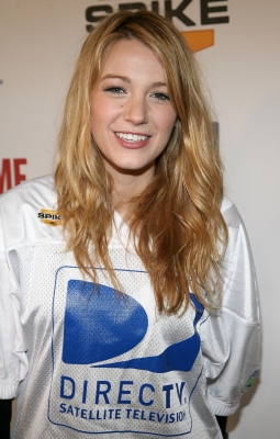 Blake Lively gets ready to take the field at the 3rd annual DIRECTV Celebrity Beach Bowl in St. Petersburg, Florida