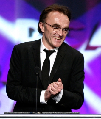 Danny Boyle accepts his award for Best Director at the 2009 DGA Awards