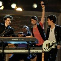 Jonas Brothers rock out with Stevie Wonder