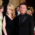 Robin Wright Penn and husband Sean Penn hit the 2009 Oscars red carpet