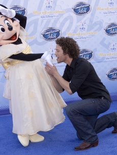 ‘Idol’ alum Justin Guarini proposes to Minnie Mouse at the ‘American Idol’ Experience opening at Disneyworld