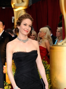 Diane Lane amps up her simple black dress with a diamonds on the 2009 Oscars red carpet 