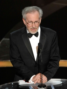 Steven Speilberg presents Best Picture  at the 2009 Oscars