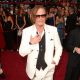 Mickey Rourke is tux-free on the red carpet at the 2009 Oscars