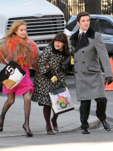 Becki Newton, America Ferrera and Michael Urie film an ‘Ugly Betty’ scene in New York