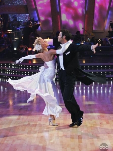 Chuck Wicks and Julianne Hough DWTS Week One