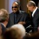 Stevie Wonder arrives at the White House on Feb. 25, 2009