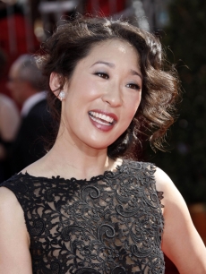 Sandra Oh at the 2008 Emmy Awards