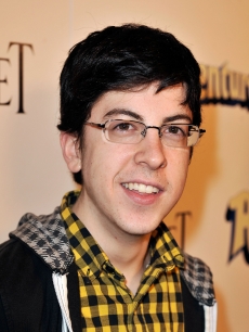 Christopher Mintz-Plasse arrives on the red carpet of ‘Adventureland’ held at the Mann Chinese 6 Theater on March 16, 2009 in Hollywood, California