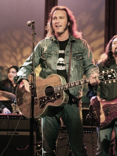 John Corbett performs during segment of ‘The Late Late Show’ With Craig Ferguson at CBS Television Studios on April 11, 2006 in Los Angeles, California