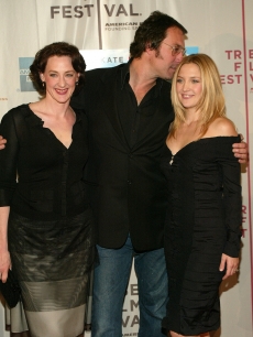 Joan Cusack, John Corbett and Kate Hudson arrive at the ‘Raising Helen’ screening during the 2004 Tribeca Film Festival May 1, 2004 in New York City