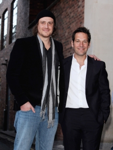 Jason Segel and Paul Rudd arrive for the VIP screening of ‘I Love You Man’ at the Soho Hotel on April 8, 2009 in London, England