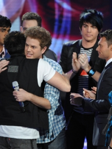 ‘American Idol’ finalists say goodbye to Scott MacIntyre