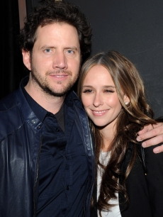 Jamie Kennedy and girlfriend Jennifer Love Hewitt smile at his headlining comedy show at the Ice House in Pasedena