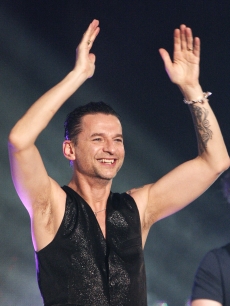 Dave Gahan of the rock band Depeche Mode performs on ‘Jimmy Kimmel Live!’ at Hollywood and Vine on April 23, 2009