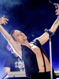 Dave Gahan strikes a pose while performing on ‘Jimmy Kimmel Live!’