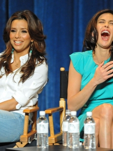 Someone must have said something very funny at PaleyFest09 to make Teri Hatcher laugh this hard