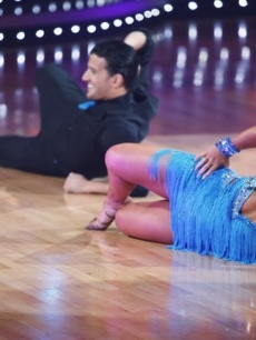 Shawn Johnson and Mark Ballas get down on ‘Dancing’