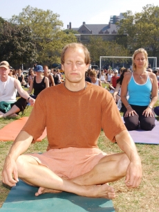 2003 Toronto International Film Festival - Woody Harrelson Public Yoga Session