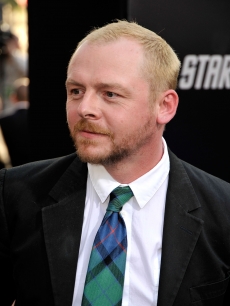 Simon Pegg ties things up at the ‘Star Trek’ premiere in Hollywood
