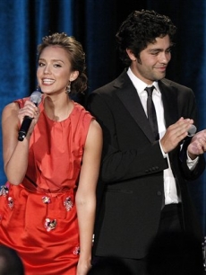 Jessica Alba and Adrian Grenier speak at the Clinton Foundation Millennium Network event in Los Angeles on Thursday, April 30, 2009