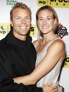 Casey Jennings and Kerri Walsh (May 2006)