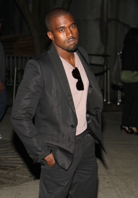 Kanye West plays it cool at Vanity Fair’s 2009 Tribeca Film Festival party