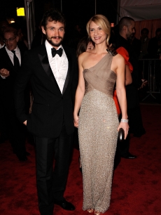 Hugh Dancy and Claire Danes attend ‘The Model as Muse: Embodying Fashion’ Costume Institute Gala at The Metropolitan Museum of Art on May 4, 2009 in New York City