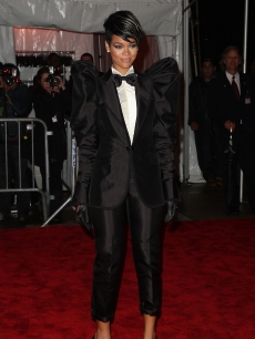 Rihanna attends ‘The Model as Muse: Embodying Fashion’ Costume Institute Gala at The Metropolitan Museum of Art on May 4, 2009 in New York City