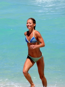 Kelly Ripa is sighted on the beach on May 5, 2009 in Miami Beach, Florida