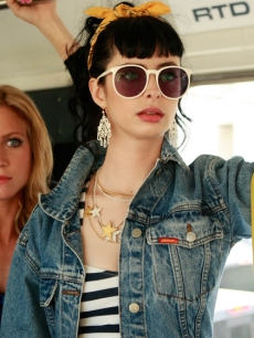 Brittany Snow and Krysten Ritter film a scene for the ‘Gossip Girl’ flashback