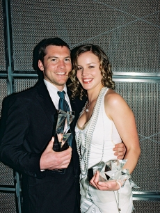 Sam Worthington, winner for Best Actor in a Leading Role in ‘Somersault’ and Abbie Cornish, winner of Best Actress in a leading Role during the 46th Australian Film Institute Awards 2004