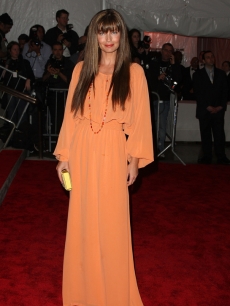 Paulina Porizkova attends the Met’s Costume Institute Gala in New York City (May 4, 2009)