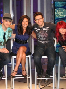 Matt Giraud, Access’ own Laura Saltman, Danny Gokey and Allison Iraheta on the Access set, May 21, 2009