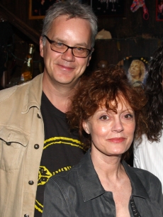 Tim Robbins and Susan Sarandon pose backstage at the rock musical ‘Rock of Ages’ on Broadway at The Brooks Atkinson Theater on May 24, 2009 in New York City