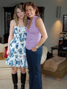 Taylor Swift and ‘Dateline’s’ Hoda Kotb at the singer’s home in Nashville 