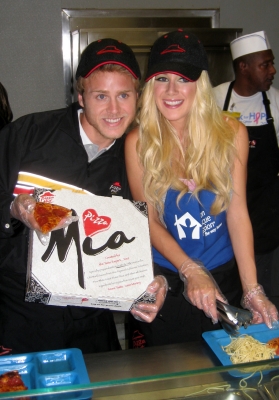 Spencer Pratt and Heidi Montag serve Pizza Hut pies at the Union Rescue Mission in downtown LA after making good on a promise to AccessHollywood.com, May 20, 2009